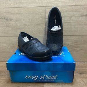 Easy Street Womens Origin Navy Embossed Leather Clogs Shoes 7.5 W